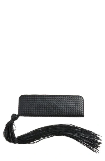 Bottega Veneta Intrecciato Plume Leather Clutch In Black