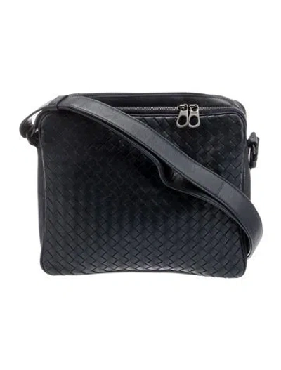 Pre-owned Bottega Veneta Intrecciato Shoulder Bag In Black