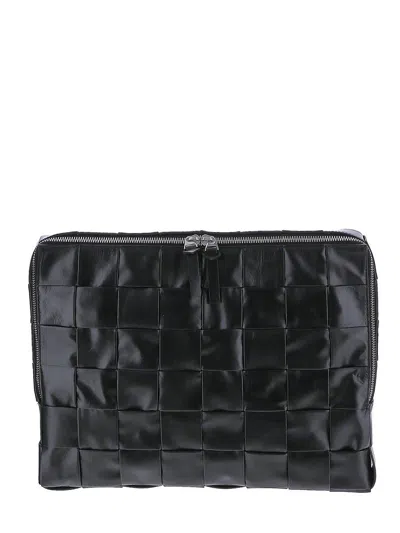 Bottega Veneta Intrecciato Shoulder Bag In 黑色