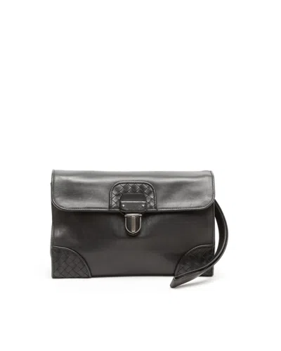 Bottega Veneta Intrecciato Slide Lock Clutch Bag In Black