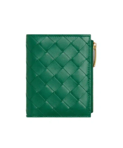 Bottega Veneta Intrecciato Small Bi-fold Wallet In Green