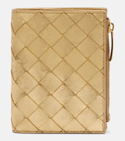 Bottega Veneta Intrecciato Small Leather Bifold Wallet In Gold