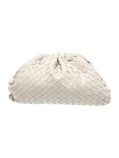 Pre-owned Bottega Veneta Intrecciato The Pouch Maxi In Neutral