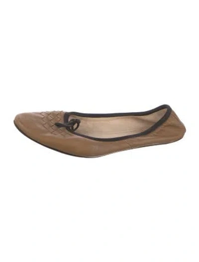 Pre-owned Bottega Veneta Intrecciato Weave Leather Ballet Flats In Neutral