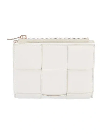 Pre-owned Bottega Veneta Intrecciato Weave Leather Bifold Wallet In Neutrals