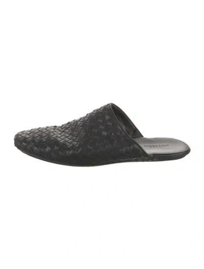Pre-owned Bottega Veneta Intrecciato Weave Leather Mules In Black