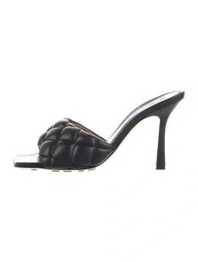 Pre-owned Bottega Veneta Intrecciato Weave Leather Mules In Black