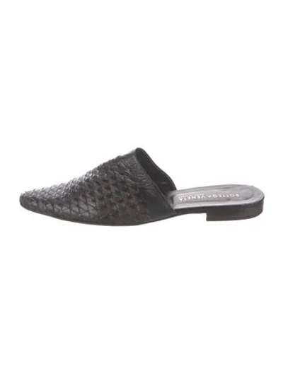 Pre-owned Bottega Veneta Intrecciato Weave Leather Mules In Brown