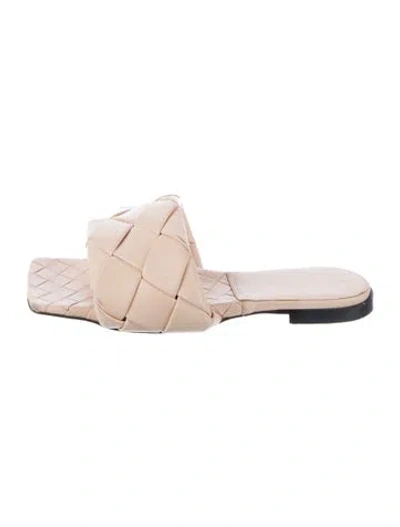 Pre-owned Bottega Veneta Intrecciato Weave Leather Mules In Neutral