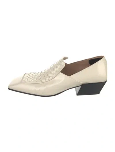 Pre-owned Bottega Veneta Intrecciato Weave Leather Mules In Neutral