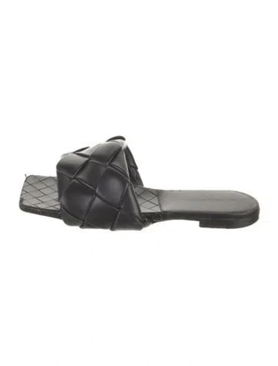Pre-owned Bottega Veneta Intrecciato Weave Leather Slides In Black