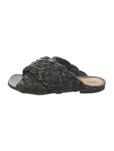 Pre-owned Bottega Veneta Intrecciato Weave Leather Slides In Black