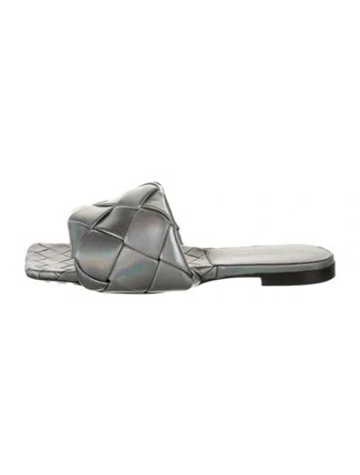 Pre-owned Bottega Veneta Intrecciato Weave Leather Slides In Gray