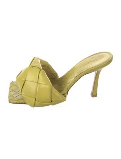 Pre-owned Bottega Veneta Intrecciato Weave Leather Slides In Green