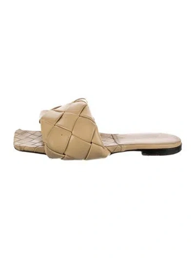 Pre-owned Bottega Veneta Intrecciato Weave Leather Slides In Neutral