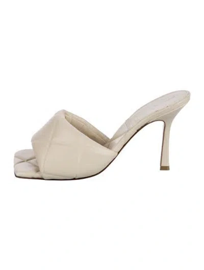 Pre-owned Bottega Veneta Intrecciato Weave Leather Slides In Neutral