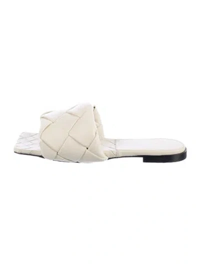 Pre-owned Bottega Veneta Intrecciato Weave Leather Slides In Neutrals
