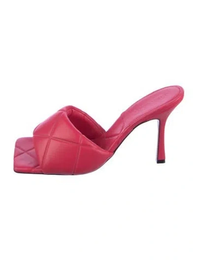 Pre-owned Bottega Veneta Intrecciato Weave Leather Slides In Pink