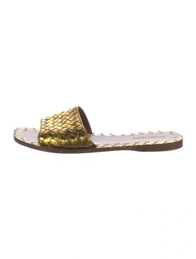 Pre-owned Bottega Veneta Intrecciato Weave Leather Slides In Silver