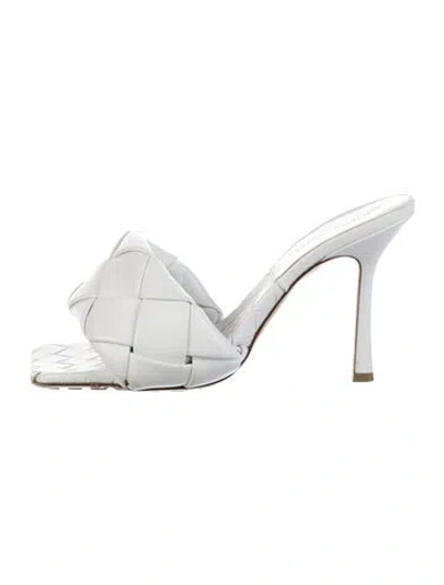 Pre-owned Bottega Veneta Intrecciato Weave Leather Slides In White