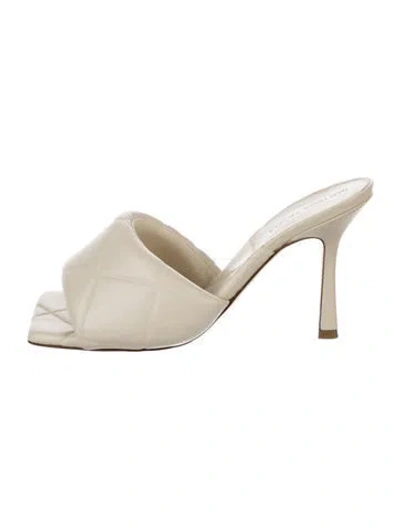 Pre-owned Bottega Veneta Intrecciato Weave Leather Slides In White