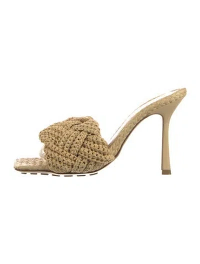 Pre-owned Bottega Veneta Intrecciato Weave Raffia Espadrilles In Neutral