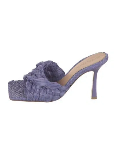 Pre-owned Bottega Veneta Intrecciato Weave Raffia Slides In Purple