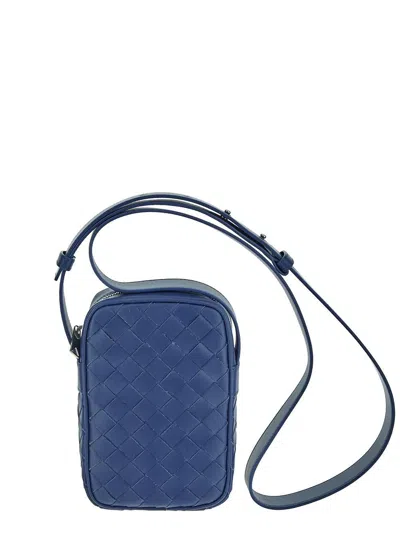 Bottega Veneta Intrecciato Zipped Phone Pouch In Blue