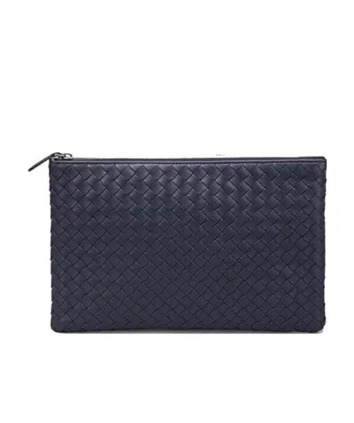 Bottega Veneta Knitted Clutch In Black