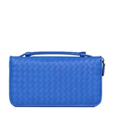 Bottega Veneta Knitted Clutch In Blue