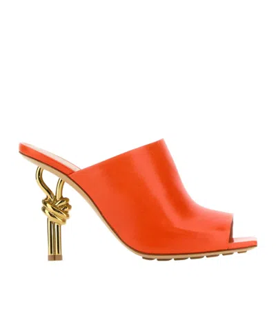 BOTTEGA VENETA BOTTEGA VENETA KNOT DETAILED OPEN TOE MULES