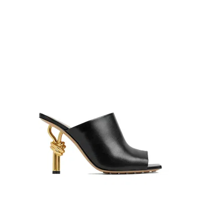 Bottega Veneta Knot Leather Mules Women In Black