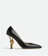 Bottega Veneta Knot Glossed-leather Pumps In Black