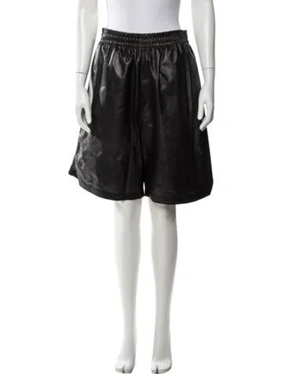 Pre-owned Bottega Veneta Lamb Leather Knee-length Shorts In Black