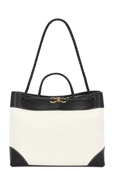 Bottega Veneta Large Andiamo Bag In Naturalb-nbl-oti