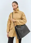 Bottega Veneta Large Andiamo Handbag In Black