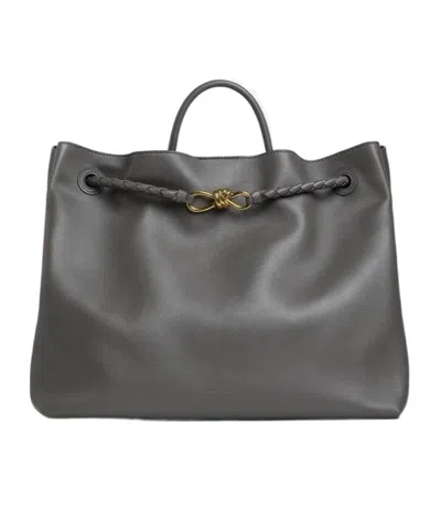 Bottega Veneta Large Andiamo Shoulder Bag In Black
