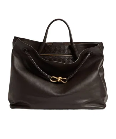 Bottega Veneta Large Andiamo Shoulder Bag In Black