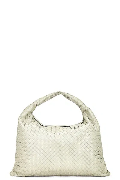 Bottega Veneta Large Hop Shoulder Bag In Green