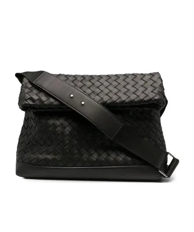 Bottega Veneta Large Intrecciato Messenger Bag In Black