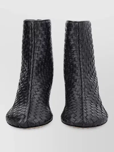 Bottega Veneta Leather Ankle Boots In Black