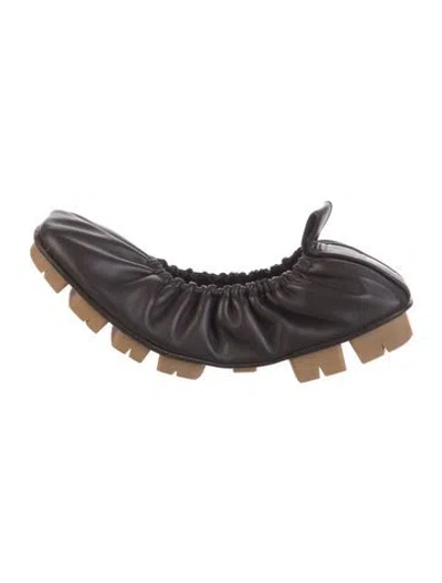 Pre-owned Bottega Veneta Leather Ballet Flats In Brown