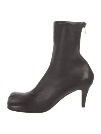 Pre-owned Bottega Veneta Leather Boots In Grey