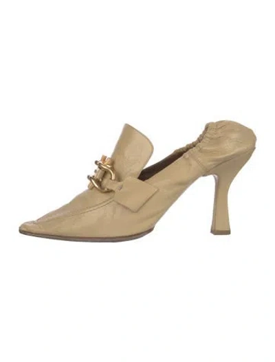 Pre-owned Bottega Veneta Leather Chain-link Accents Mules In Neutral