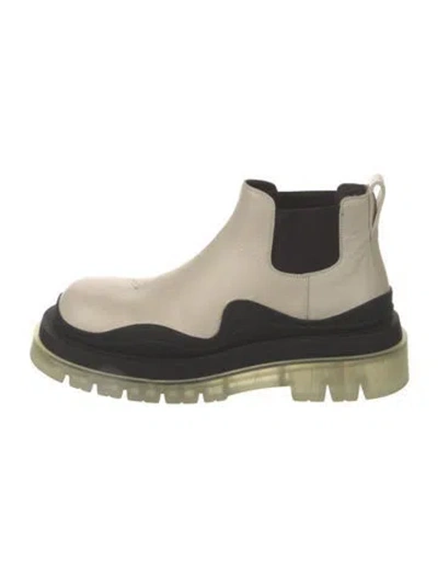 Pre-owned Bottega Veneta Leather Chelsea Boots In Neutral