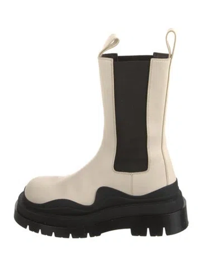 Pre-owned Bottega Veneta Leather Chelsea Boots In Neutral