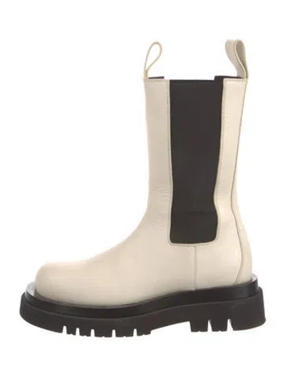 Pre-owned Bottega Veneta Leather Chelsea Boots In Neutral