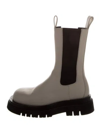 Pre-owned Bottega Veneta Leather Chelsea Boots In Neutral