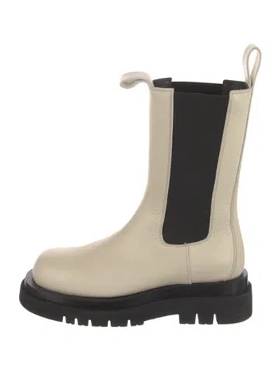 Pre-owned Bottega Veneta Leather Chelsea Boots In Neutrals