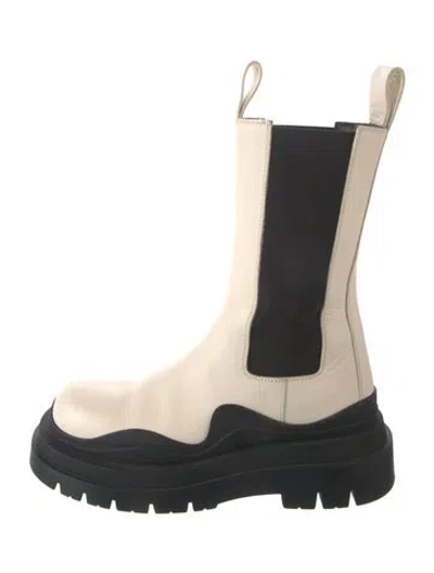 Pre-owned Bottega Veneta Leather Chelsea Boots In White